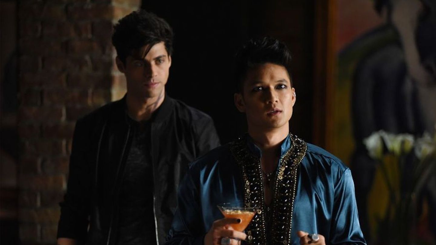 Shadowhunters saison 2 : les acteurs parlent de l&rsquo;évolution du couple Malec