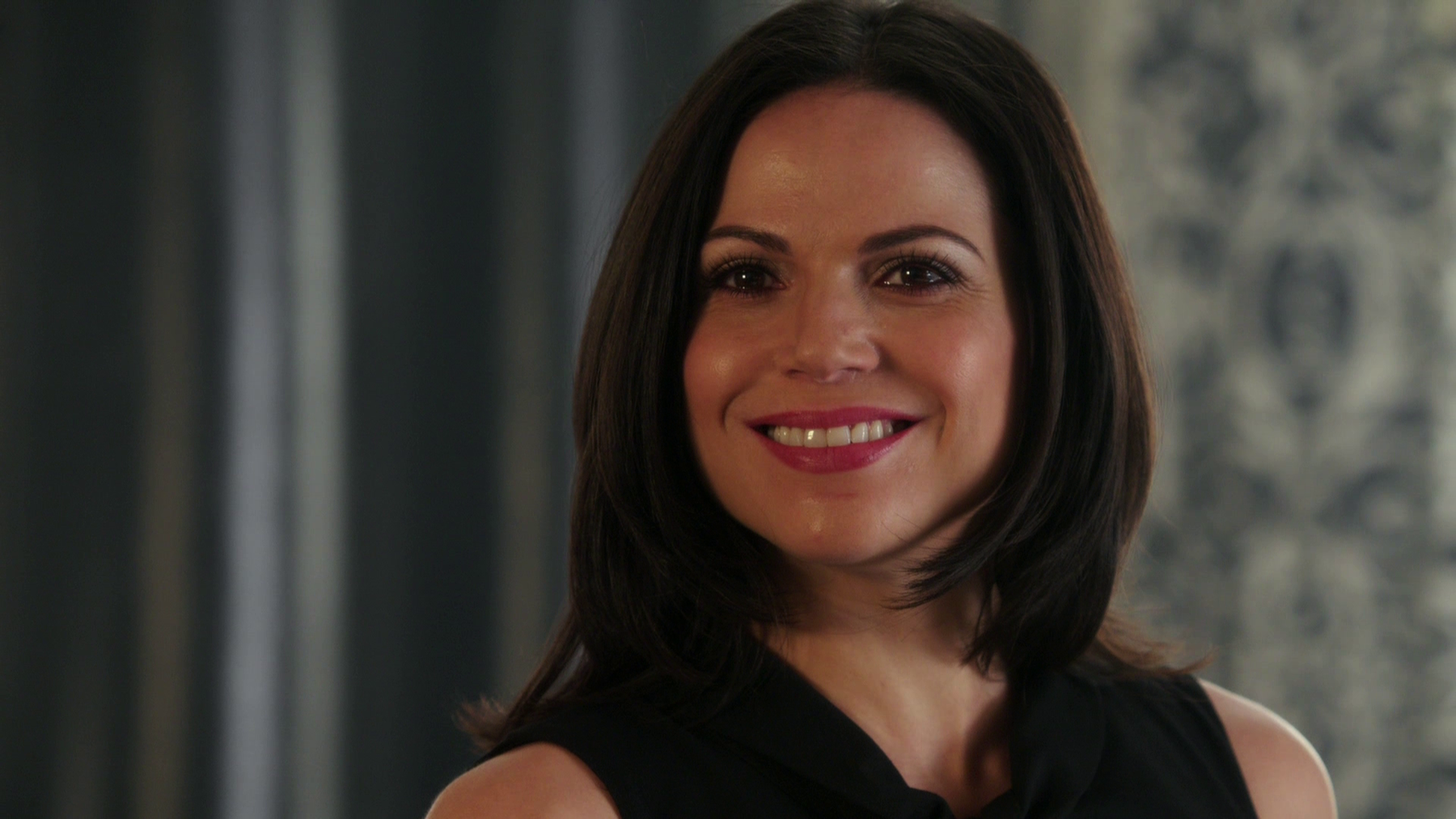 Once Upon a Time : On verra (beaucoup) moins Regina dans la saison 7