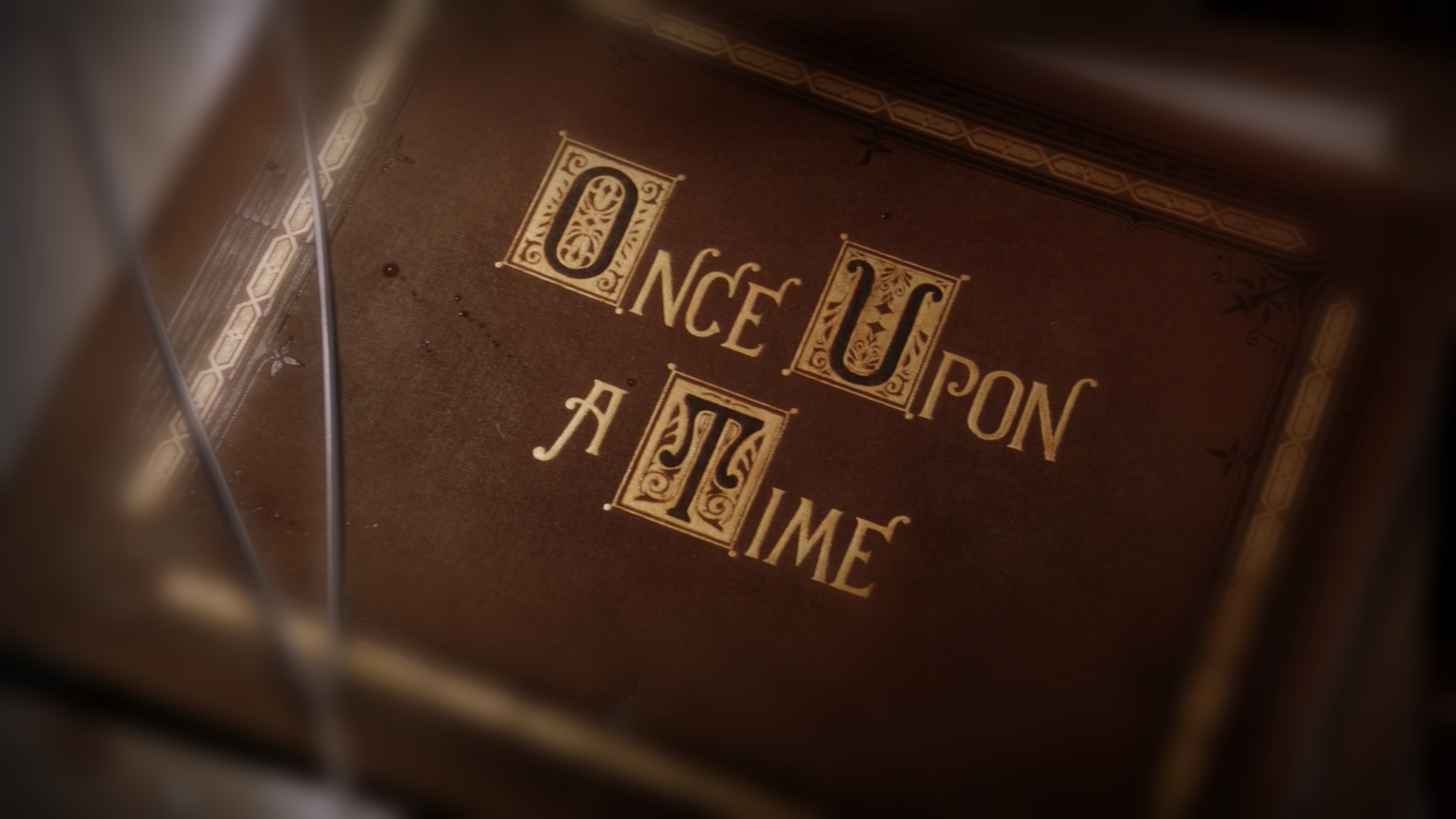 Once Upon A Time : Adam Horowitz tease le retour de nombreux personnages !