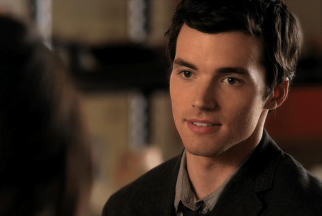 Pretty Little Liars : Ian Harding (Ezra) veut un retour très dark de la série