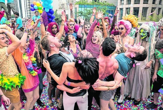 Sense8 : un feu d&rsquo;artifice tiré à la Tour Eiffel choque les parisiens