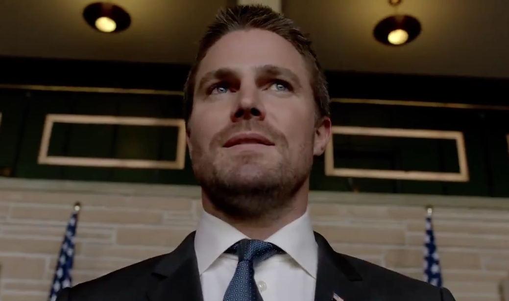 Arrow saison 6 : Oliver Queen invite Bruce Wayne dans l&rsquo;Arrowverse