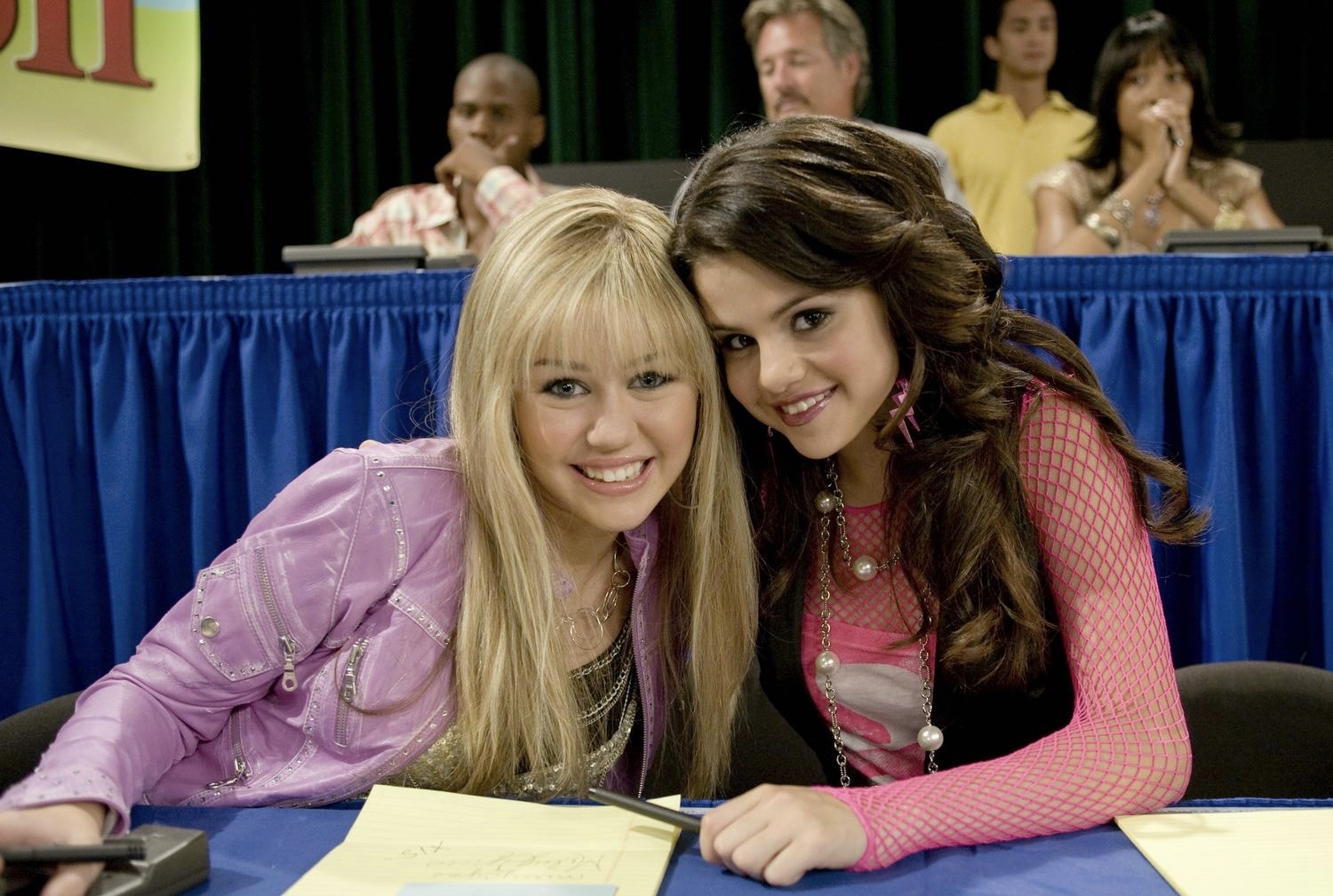 Selena Gomez dans Hannah Montana, la théorie complètement WTF