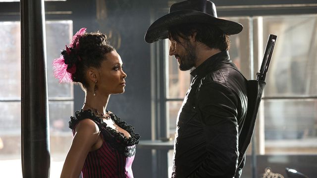 Westworld, Thandie Newton : « être nue donne beaucoup de pouvoir » (exclu)