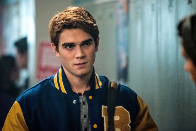 Riverdale : KJ Apa balance sa folle théorie sur le Black Hood