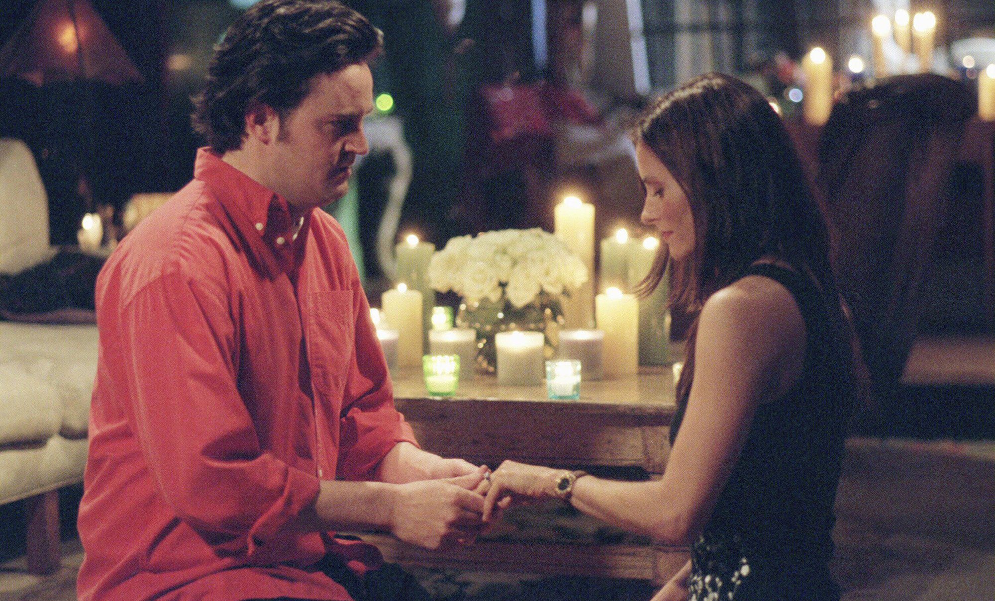 Friends : tous les indices qui annonçaient le couple Monica et Chandler