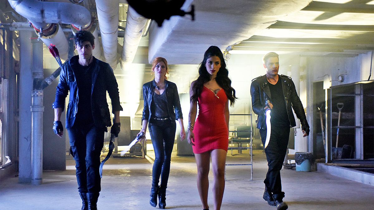 Shadowhunters saison 3 : un trailer introduit la mère de tous les démons