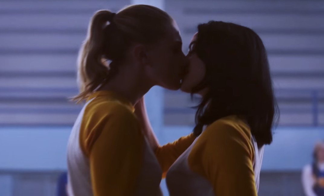 Riverdale : Camila Mendes et Lili Reinhart se lancent dans les conseils sexo (oui, oui)