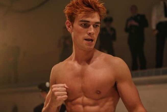 Riverdale : le secret derrière les abdos d&rsquo;Archie Andrews