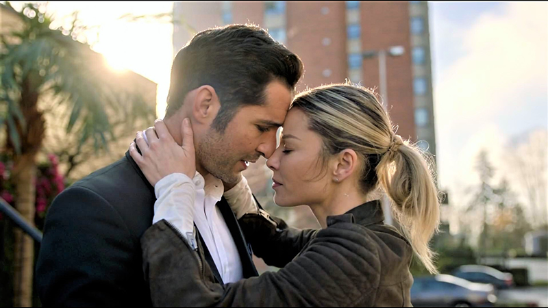 Lucifer : Tom Ellis tease enfin une romance avec Chloe, mais&#8230;