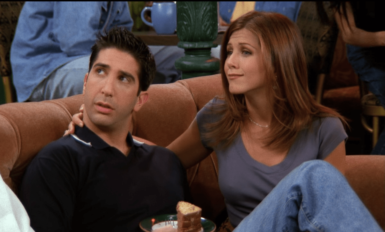 Friends : les fans viennent de découvrir un message caché sur un t-shirt de Ross