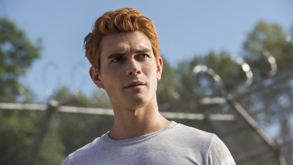 Riverdale : la première photo de la saison 4 est là ! Et oui, Archie est ENCORE torse nu