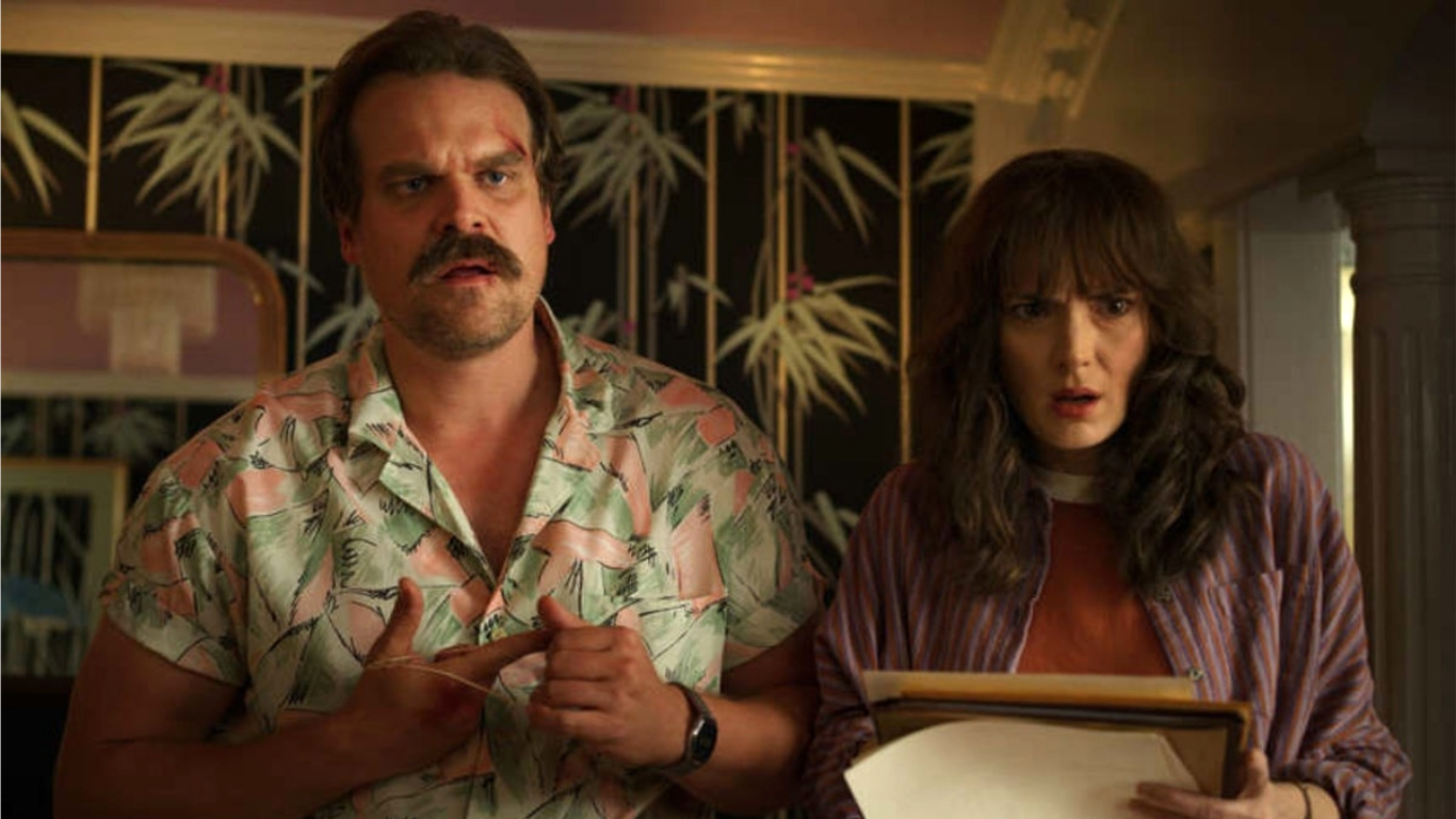 Stranger Things saison 3 : David Harbour dit ce qu’il pense vraiment de la moustache de Hopper