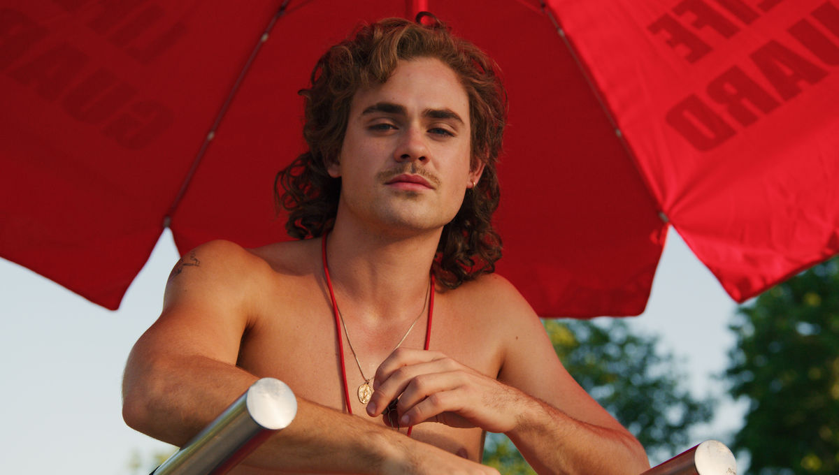 Stranger Things : Dacre Montgomery (Billy) partage un moment bouleversant de son enfance