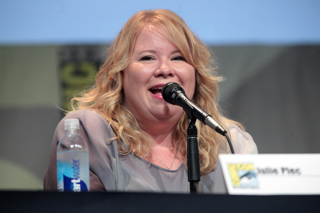 Roswell : Julie Plec (The Vampire Diaries) va réaliser le pilote du reboot