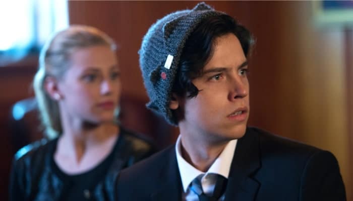 Riverdale : la saison 3 démarrera par le meurtre de deux étudiants !