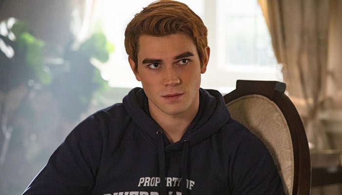 Songbird : une première photo de KJ Apa dans le thriller sur le confinement