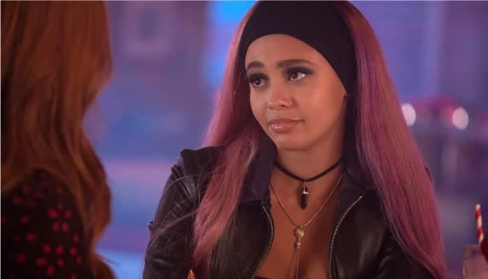 Riverdale : Vanessa Morgan clashe la série et révèle être l’actrice la moins payée