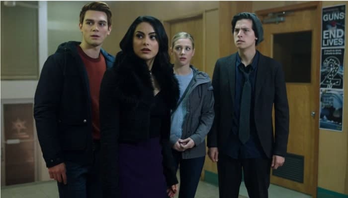 Camila Mendes défend Cole Sprouse et Lili Reinhart suite aux fausses accusations d’agression sexuelle