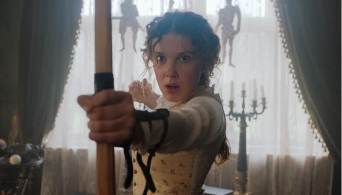 Enola Holmes : un tout premier aperçu du film Netflix avec Millie Bobby Brown et Henry Cavill