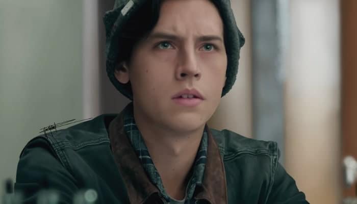 Riverdale : Cole Sprouse faussement accusé d’agression sexuelle ? Ils réagissent avec Lili Reinhart