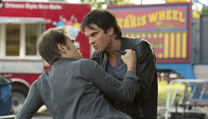 The Vampire Diaries : qui gagnerait un combat entre Damon et Stefan ? Les acteurs répondent