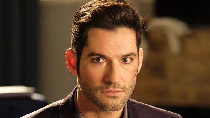 Lucifer : Tom Ellis révèle ce qui est le plus difficile pour lui lorsqu&rsquo;il tourne la série