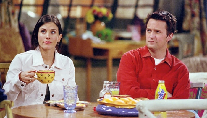 Friends : la relation entre Monica et Chandler aurait pu arriver (beaucoup) plus tôt dans la série