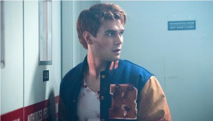 Riverdale : KJ Apa veut que Archie « entre dans un gang »