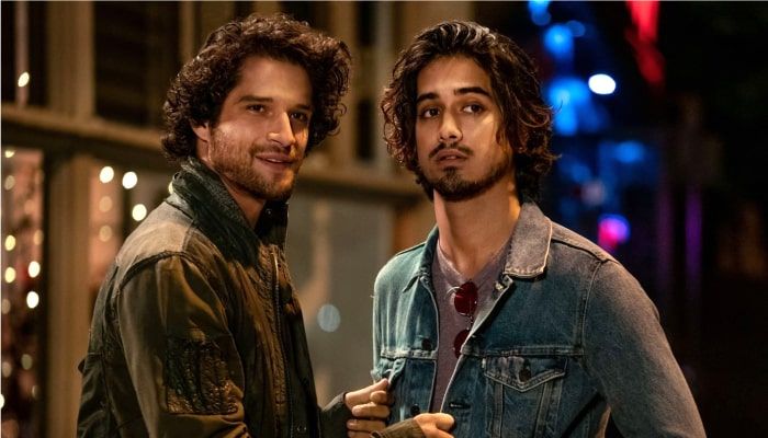 Tyler Posey Se Confie Sur Ses Expériences Sexuelles Avec Des Hommes