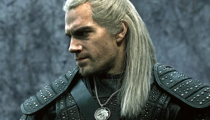 The Witcher saison 2 : Henry Cavill dévoile la nouvelle armure de Geralt