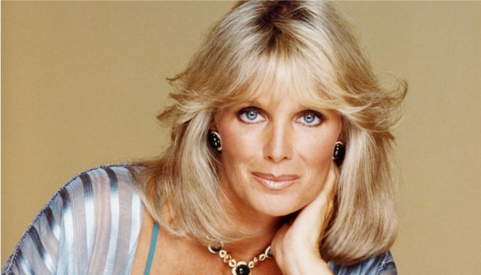 Dynastie : Linda Evans (Krystle dans la série originale) pourrait-elle jouer dans le reboot ? Elle répond (INTERVIEW)