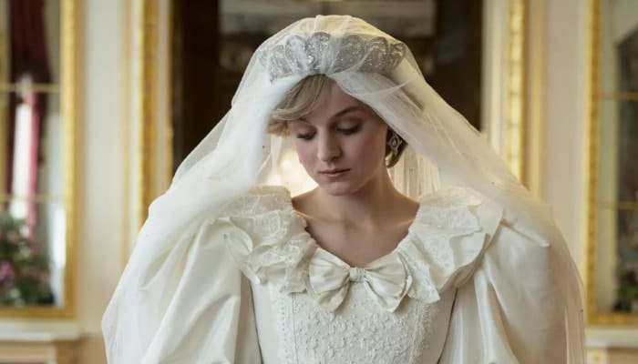 The Crown : 5 choses à savoir sur Emma Corrin (Diana)