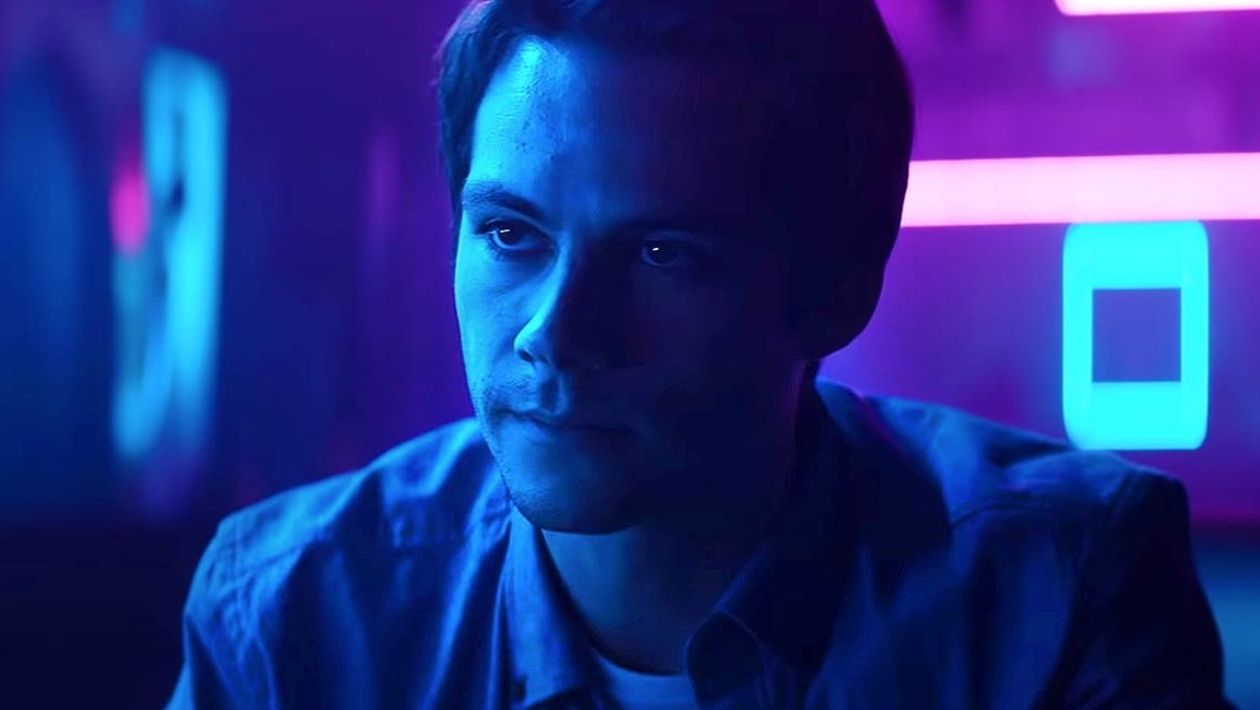 Flashback : découvrez la bande-annonce psychédélique du thriller avec Dylan O’Brien 