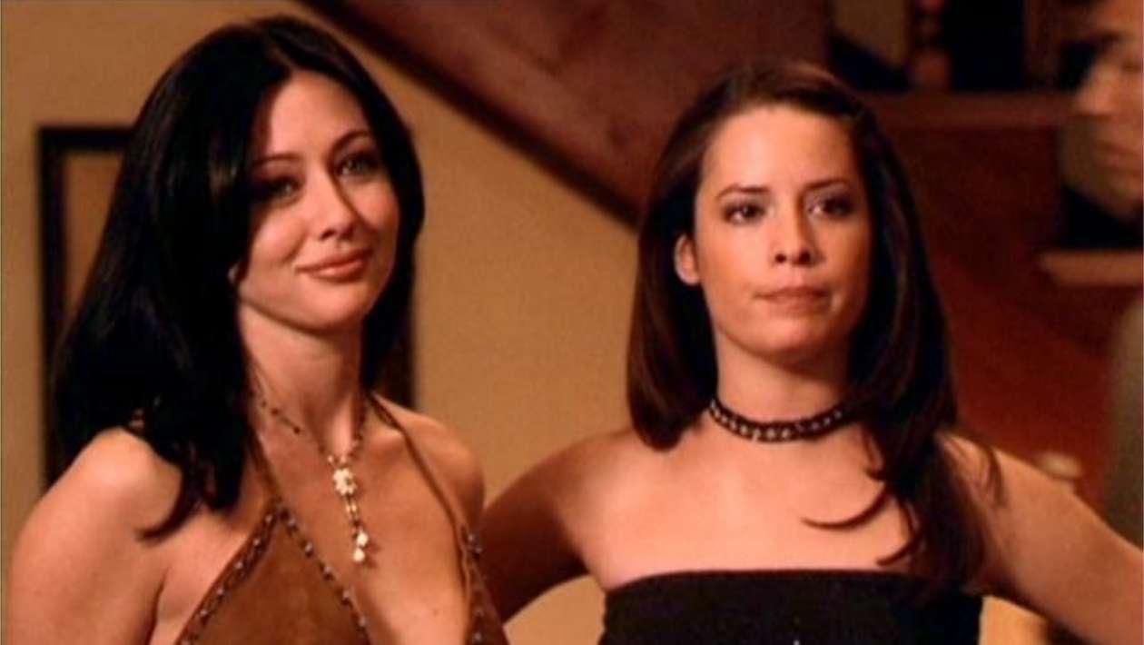 Charmed : Holly Marie Combs a failli quitter la série après le départ de Shannen Doherty