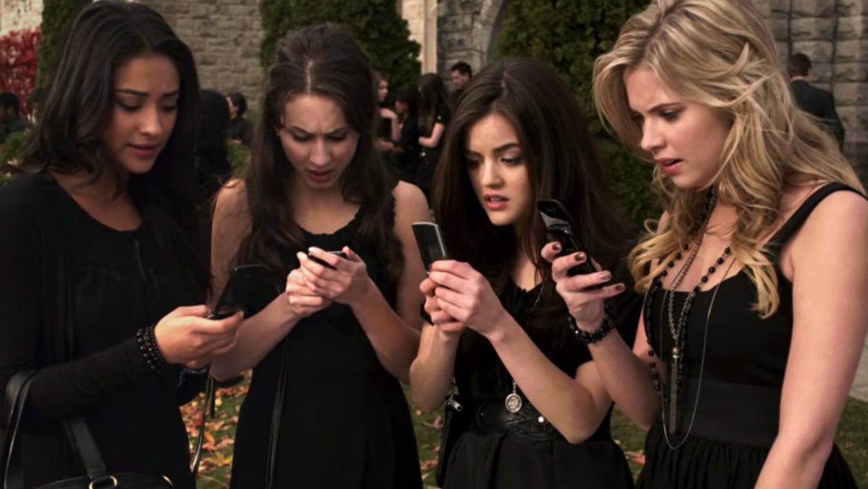 Pretty Little Liars 5 Choses Que Vous Ignoriez Sur Le Premier épisode De La Série 6595