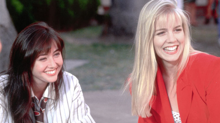 Beverly Hills 90210 : Jennie Garth raconte s&rsquo;être (presque) battue avec Shannen Doherty sur le tournage