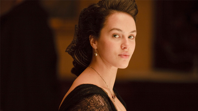 Downton Abbey : la vraie raison derrière la mort de Sybil (Jessica Brown-Findlay)