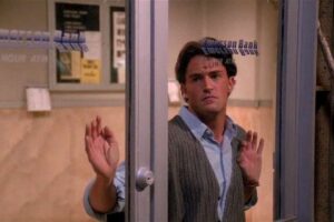 Quiz : seul un vrai fan de Friends saura compléter ces répliques de Chandler Bing