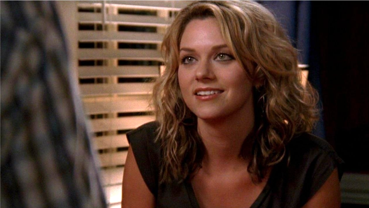 Les Frères Scott : Hilarie Burton réagit en entendant sa voix française dans un téléfilm de Noël