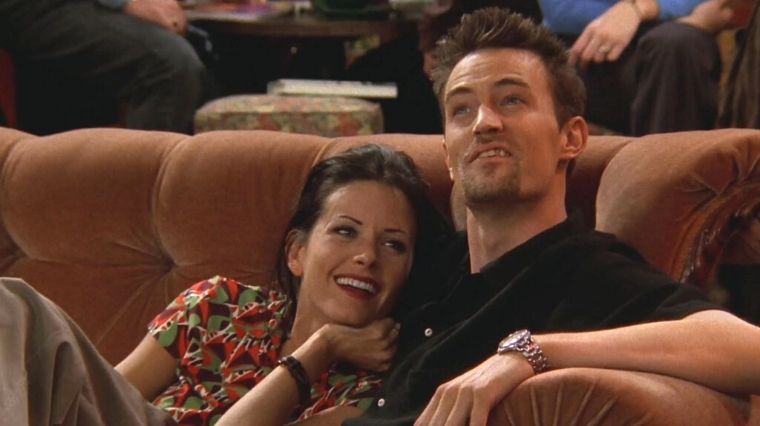 Friends : cette scène coupée mignonne entre Chandler et Monica que vous n&rsquo;avez jamais vue