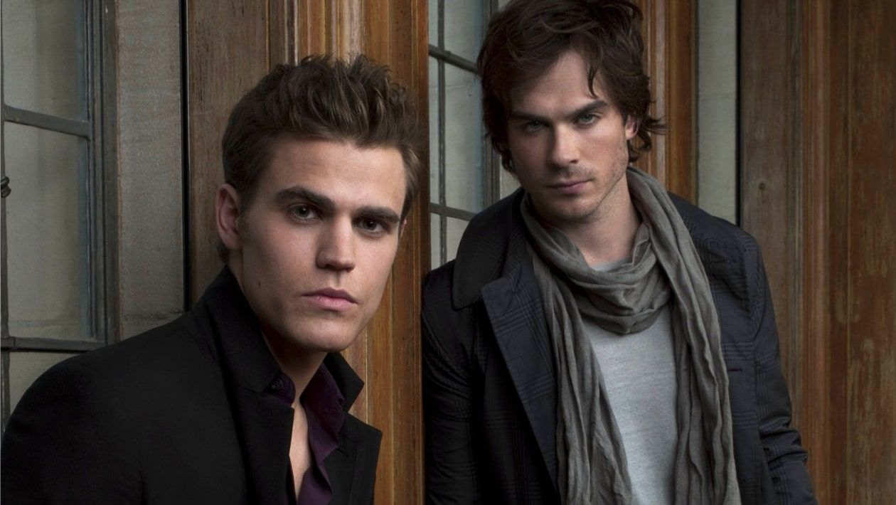 stefan et damon  de la série the vampire diaries, joués par paul wesley et ian somerhalder