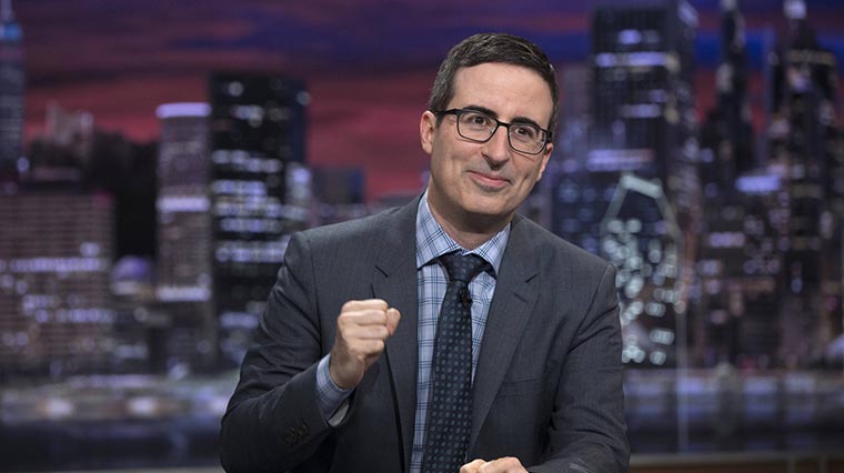 Last Week Tonight, entretien avec John Oliver : « Quand les pays me demandent d&rsquo;évoquer leurs élections, c&rsquo;est pour partager leur douleur »