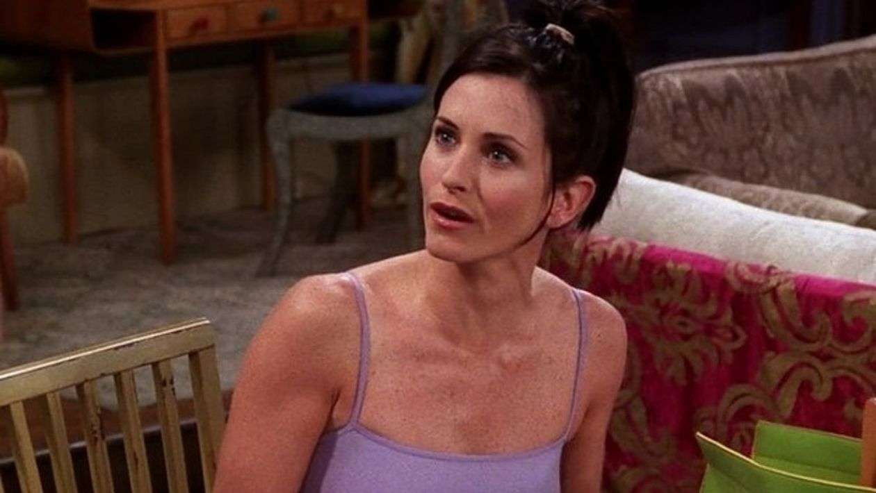 Friends : la raison pour laquelle Courteney Cox déteste revoir des épisodes de la série