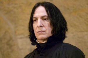 Harry Potter : pourquoi Rogue est le seul personnage à n&rsquo;avoir jamais changé de costume ?