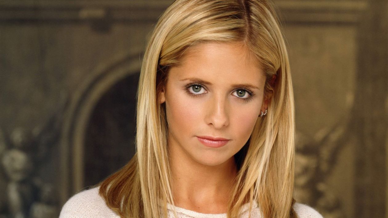 La suite de Buffy contre les vampires est officiellement en préparation ! Pourquoi Sarah Michelle Gellar a finalement accepté de reprendre son rôle dans ce reboot ?