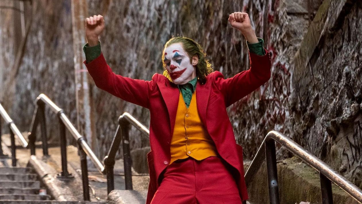 Joker 2 : Todd Phillips dévoile une première photo de Joaquin Phoenix sur le tournage