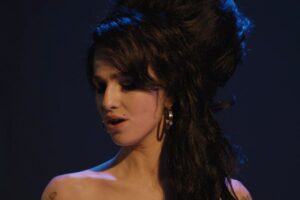 Back to black : une première image de Marisa Abela dans la peau d’Amy Winehouse