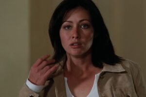 Charmed : ce n’est pas Shannen Doherty dans cette scène, l’aviez-vous remarqué ?