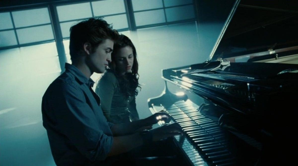 1-twilight-edward-piano-bella